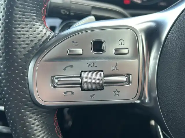 メルセデス・ベンツ ＣＬＡ２００ｄ AMGライン 静岡県 2020(令2)年 2.1万km コスモスブラック AMGライン/パノラミックサンルーフ/レーダーセーフティパッケージ/・アクティブディスタンスアシスト/・アクティブブレーキアシスト/・衝突軽減ブレーキ/・緊急回避補助システム/・渋滞時緊急ブレーキ機能/・ブラインドスポット/・レーンキープアシスト/・ステアリングアシスト/アドバンスドパッケージ/・360°カメラシステム/・ヘッドアップディスプレイ/・アドバンスドサウンドシステム/ナビゲーションパッケージ/Bluetooth/フルセグテレビ/ETC2.0/アンビエントライト(64色)/クルーズコントロール/パーキングアシスト/ハーフレザーシート/・前席シートヒーター/・前席メモリー機能付きパワーシート/純正18インチアルミホイール