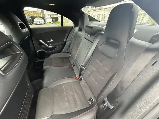メルセデス・ベンツ ＣＬＡ２００ｄ AMGライン 静岡県 2020(令2)年 2.1万km コスモスブラック AMGライン/パノラミックサンルーフ/レーダーセーフティパッケージ/・アクティブディスタンスアシスト/・アクティブブレーキアシスト/・衝突軽減ブレーキ/・緊急回避補助システム/・渋滞時緊急ブレーキ機能/・ブラインドスポット/・レーンキープアシスト/・ステアリングアシスト/アドバンスドパッケージ/・360°カメラシステム/・ヘッドアップディスプレイ/・アドバンスドサウンドシステム/ナビゲーションパッケージ/Bluetooth/フルセグテレビ/ETC2.0/アンビエントライト(64色)/クルーズコントロール/パーキングアシスト/ハーフレザーシート/・前席シートヒーター/・前席メモリー機能付きパワーシート/純正18インチアルミホイール