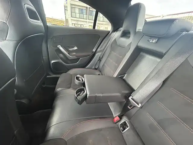メルセデス・ベンツ ＣＬＡ２００ｄ AMGライン 静岡県 2020(令2)年 2.1万km コスモスブラック AMGライン/パノラミックサンルーフ/レーダーセーフティパッケージ/・アクティブディスタンスアシスト/・アクティブブレーキアシスト/・衝突軽減ブレーキ/・緊急回避補助システム/・渋滞時緊急ブレーキ機能/・ブラインドスポット/・レーンキープアシスト/・ステアリングアシスト/アドバンスドパッケージ/・360°カメラシステム/・ヘッドアップディスプレイ/・アドバンスドサウンドシステム/ナビゲーションパッケージ/Bluetooth/フルセグテレビ/ETC2.0/アンビエントライト(64色)/クルーズコントロール/パーキングアシスト/ハーフレザーシート/・前席シートヒーター/・前席メモリー機能付きパワーシート/純正18インチアルミホイール