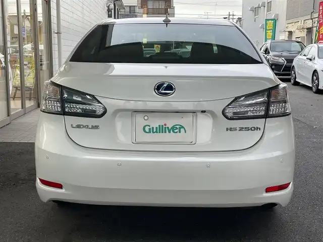 レクサス ＨＳ 250h バージョンI 愛知県 2010(平22)年 10.9万km ホワイトパールクリスタルシャイン 純正HDDナビ/・DVD／MD／MS／地デジTV/バックカメラ/ワイドビューフロントモニター/茶革シート/前席シートヒーター/シートベンチレーション/前席メモリ付パワーシート/クルーズコントロール/ウッドコンビステアリング/本木目パネル/電動リアサンシェード/ススマートキ×２＆カードキー/純正17インチAW/サイド＋カーテンエアバッグ
