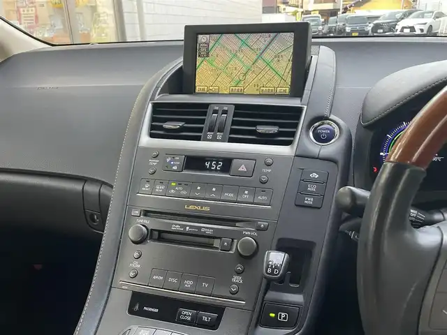 レクサス ＨＳ 250h バージョンI 愛知県 2010(平22)年 10.9万km ホワイトパールクリスタルシャイン 純正HDDナビ/・DVD／MD／MS／地デジTV/バックカメラ/ワイドビューフロントモニター/茶革シート/前席シートヒーター/シートベンチレーション/前席メモリ付パワーシート/クルーズコントロール/ウッドコンビステアリング/本木目パネル/電動リアサンシェード/ススマートキ×２＆カードキー/純正17インチAW/サイド＋カーテンエアバッグ