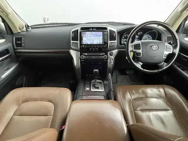 トヨタ ランドクルーザー ZX ブルーノクロス 道央・札幌 2015(平27)年 12.1万km ホワイトパールクリスタルシャイン ・ワンオーナー/・４WD/・純正HDDナビゲーション/　CD/DVD/HDD/BT/フルセグ/AUX/USB/・モデリスタエアロ（F・S・R）/・サンルーフ/・パワーバックドア/・スマートキー/・プッシュスタート/・保証書あり/・取説あり/・MTモード付AT/・クルーズコントロール/・横滑り防止装置/・前後コーナーセンサー/・全席パワーシート/・レザーシート/・前席シートヒーター/エアシート/・ステアリングヒーター/・ハイトコントロール/・電動格納サードシート/・純正フロアマット/・純正AW20インチ/・ダウンヒルアシストコントロール/・LEDヘッドライト/・フロントフォグランプ/・オートライト/・社外AW18インチスタッドレス積込/・センターコンソールクールボックス