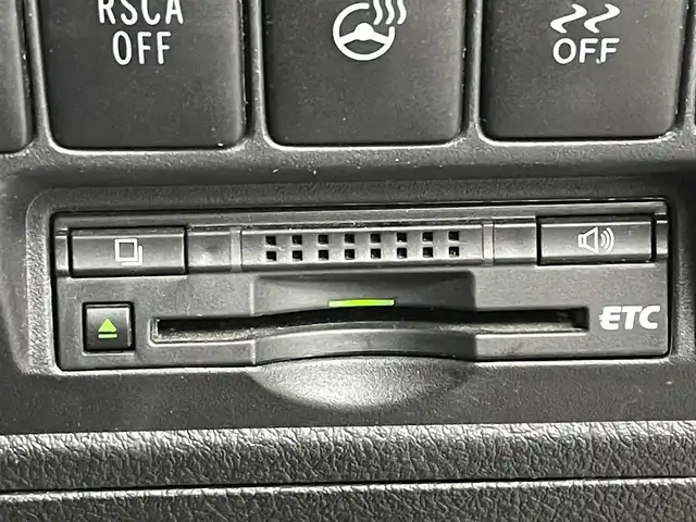 トヨタ ランドクルーザー ZX ブルーノクロス 道央・札幌 2015(平27)年 12.1万km ホワイトパールクリスタルシャイン ・ワンオーナー/・４WD/・純正HDDナビゲーション/　CD/DVD/HDD/BT/フルセグ/AUX/USB/・モデリスタエアロ（F・S・R）/・サンルーフ/・パワーバックドア/・スマートキー/・プッシュスタート/・保証書あり/・取説あり/・MTモード付AT/・クルーズコントロール/・横滑り防止装置/・前後コーナーセンサー/・全席パワーシート/・レザーシート/・前席シートヒーター/エアシート/・ステアリングヒーター/・ハイトコントロール/・電動格納サードシート/・純正フロアマット/・純正AW20インチ/・ダウンヒルアシストコントロール/・LEDヘッドライト/・フロントフォグランプ/・オートライト/・社外AW18インチスタッドレス積込/・センターコンソールクールボックス