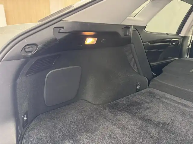 レクサス ＲＸ 450h バージョンL 三重県 2016(平28)年 2.1万km ソニッククォーツ ハイブリッド/FF/MTモード付フロアCVT/12.3型ナビ/（AM/FM/CD/DVD/Blu-ray/SDREC/SD/USB/Bluetooth/AUX/TV）/パノラミックビューモニター（シースルービュー機能付）/ドライブレコーダー 前方/ETC2.0/LEXUS Safety System＋/●プリクラッシュセーフティ/●レーンキーピングアシスト/●レーダークルコン（全車速追従機能付）/●オートハイビーム/・ブラインドスポットモニター＆リヤクロストラフィックアラート・オートブレーキ/・ロードサインアシスト/・先行車発進告知機能/装備/・【OP】電動ムーンルーフ/・3眼LEDヘッドランプ/・セミアニリン本革シート（黒）/・メモリー＆4way電動ランバーサポート付10wayパワーシート（D/N）/・セカンドパワーシート・電動格納機能/・シートヒーター（D/N/2nd左右）＆ベンチレーション（D/N）/・ステアリングヒーター/・タッチレスパワーバックドア/・AC100Vコンセント（100W）/・カラーヘッドアップディスプレイ/・電動チルト&テレスコピックステアリング/・左右独立オートエアコン/・純正20インチAW/・スマートキーx2、カードキーx1/など