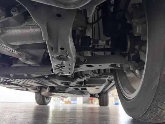 レクサス ＲＸ 450h バージョンL 三重県 2016(平28)年 2.1万km ソニッククォーツ ハイブリッド/FF/MTモード付フロアCVT/12.3型ナビ/（AM/FM/CD/DVD/Blu-ray/SDREC/SD/USB/Bluetooth/AUX/TV）/パノラミックビューモニター（シースルービュー機能付）/ドライブレコーダー 前方/ETC2.0/LEXUS Safety System＋/●プリクラッシュセーフティ/●レーンキーピングアシスト/●レーダークルコン（全車速追従機能付）/●オートハイビーム/・ブラインドスポットモニター＆リヤクロストラフィックアラート・オートブレーキ/・ロードサインアシスト/・先行車発進告知機能/装備/・【OP】電動ムーンルーフ/・3眼LEDヘッドランプ/・セミアニリン本革シート（黒）/・メモリー＆4way電動ランバーサポート付10wayパワーシート（D/N）/・セカンドパワーシート・電動格納機能/・シートヒーター（D/N/2nd左右）＆ベンチレーション（D/N）/・ステアリングヒーター/・タッチレスパワーバックドア/・AC100Vコンセント（100W）/・カラーヘッドアップディスプレイ/・電動チルト&テレスコピックステアリング/・左右独立オートエアコン/・純正20インチAW/・スマートキーx2、カードキーx1/など