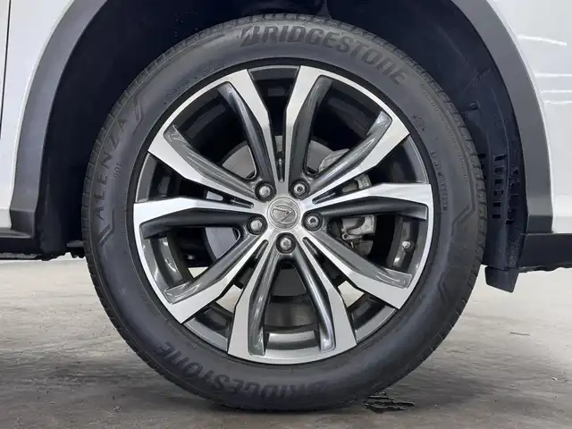 レクサス ＲＸ 450h バージョンL 三重県 2016(平28)年 2.1万km ソニッククォーツ ハイブリッド/FF/MTモード付フロアCVT/12.3型ナビ/（AM/FM/CD/DVD/Blu-ray/SDREC/SD/USB/Bluetooth/AUX/TV）/パノラミックビューモニター（シースルービュー機能付）/ドライブレコーダー 前方/ETC2.0/LEXUS Safety System＋/●プリクラッシュセーフティ/●レーンキーピングアシスト/●レーダークルコン（全車速追従機能付）/●オートハイビーム/・ブラインドスポットモニター＆リヤクロストラフィックアラート・オートブレーキ/・ロードサインアシスト/・先行車発進告知機能/装備/・【OP】電動ムーンルーフ/・3眼LEDヘッドランプ/・セミアニリン本革シート（黒）/・メモリー＆4way電動ランバーサポート付10wayパワーシート（D/N）/・セカンドパワーシート・電動格納機能/・シートヒーター（D/N/2nd左右）＆ベンチレーション（D/N）/・ステアリングヒーター/・タッチレスパワーバックドア/・AC100Vコンセント（100W）/・カラーヘッドアップディスプレイ/・電動チルト&テレスコピックステアリング/・左右独立オートエアコン/・純正20インチAW/・スマートキーx2、カードキーx1/など