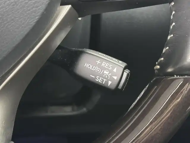 レクサス ＲＸ 450h バージョンL 三重県 2016(平28)年 2.1万km ソニッククォーツ ハイブリッド/FF/MTモード付フロアCVT/12.3型ナビ/（AM/FM/CD/DVD/Blu-ray/SDREC/SD/USB/Bluetooth/AUX/TV）/パノラミックビューモニター（シースルービュー機能付）/ドライブレコーダー 前方/ETC2.0/LEXUS Safety System＋/●プリクラッシュセーフティ/●レーンキーピングアシスト/●レーダークルコン（全車速追従機能付）/●オートハイビーム/・ブラインドスポットモニター＆リヤクロストラフィックアラート・オートブレーキ/・ロードサインアシスト/・先行車発進告知機能/装備/・【OP】電動ムーンルーフ/・3眼LEDヘッドランプ/・セミアニリン本革シート（黒）/・メモリー＆4way電動ランバーサポート付10wayパワーシート（D/N）/・セカンドパワーシート・電動格納機能/・シートヒーター（D/N/2nd左右）＆ベンチレーション（D/N）/・ステアリングヒーター/・タッチレスパワーバックドア/・AC100Vコンセント（100W）/・カラーヘッドアップディスプレイ/・電動チルト&テレスコピックステアリング/・左右独立オートエアコン/・純正20インチAW/・スマートキーx2、カードキーx1/など