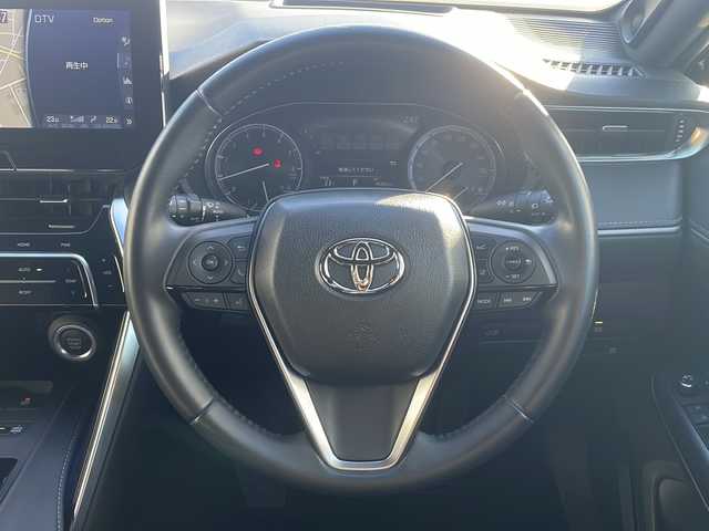 トヨタ ハリアー Z 三重県 2020(令2)年 4.6万km ブラック 純正12.3型ナビ /バックカメラ /JBL /BSM /デジタルインナーミラー /スペアキー /ビルトインETC2.0 /パワーバックドア /運転席パワーシート /前後コーナーセンサー /レーダークルーズコントロール /レーンキープアシスト/衝突軽減ブレーキ/ヘッドアップディスプレイ/革巻きステアリング/ステアリングスイッチ/純正フロアマット/USB給電ポート/LEDヘッドライト/オートハイビーム/オートライト/電子パーキング/電動格納ミラー/禁煙車