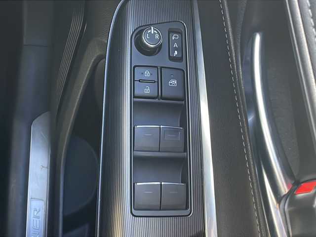 トヨタ ハリアー Z 三重県 2020(令2)年 4.6万km ブラック 純正12.3型ナビ /バックカメラ /JBL /BSM /デジタルインナーミラー /スペアキー /ビルトインETC2.0 /パワーバックドア /運転席パワーシート /前後コーナーセンサー /レーダークルーズコントロール /レーンキープアシスト/衝突軽減ブレーキ/ヘッドアップディスプレイ/革巻きステアリング/ステアリングスイッチ/純正フロアマット/USB給電ポート/LEDヘッドライト/オートハイビーム/オートライト/電子パーキング/電動格納ミラー/禁煙車