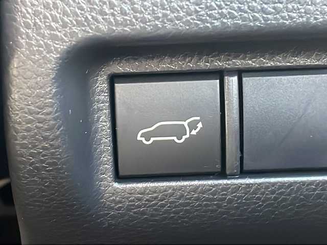 トヨタ ハリアー Z 三重県 2020(令2)年 4.6万km ブラック 純正12.3型ナビ /バックカメラ /JBL /BSM /デジタルインナーミラー /スペアキー /ビルトインETC2.0 /パワーバックドア /運転席パワーシート /前後コーナーセンサー /レーダークルーズコントロール /レーンキープアシスト/衝突軽減ブレーキ/ヘッドアップディスプレイ/革巻きステアリング/ステアリングスイッチ/純正フロアマット/USB給電ポート/LEDヘッドライト/オートハイビーム/オートライト/電子パーキング/電動格納ミラー/禁煙車