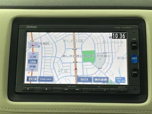 ホンダ ヴェゼル ハイブリッド 道央・札幌 2017(平29)年 6.7万km ホワイトオーキッドパール ・４WD/・寒冷地仕様/・純正SDナビゲーション/　CD/DVD/SD/BT/ワンセグ/USB/iPod/・社外前方録画ドライブレコーダー/・バックカメラ/・ビルトインETC/・ホンダセンシング/・衝突軽減ブレーキ/・レーンキープアシスト/・レーダークルーズコントロール/・先行車発進通知/・横滑り防止装置/・ハーフレザーシート/・前席シートヒーター/・LEDヘッドライト/・フロントフォグライト/・オートライト/・ステアリングスイッチ/・スマートキー/・プッシュスタート/・パドルシフト/・純正フロアマット/・チップアップシート/・純正AW17インチ/・ドアバイザー