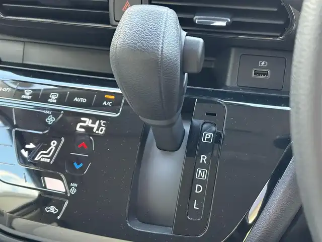 日産 デイズ X 滋賀県 2024(令6)年 1.3万km ホワイトパール 純正9インチナビ/Bluetooth/SD/フルセグ/ETC/全方位カメラ/コーナーセンサー/衝突軽減装置/ステアリングスイッチ/パワーステアリング/純正アルミホイール/オートライト/オートハイビーム/プッシュスタート/スマートキー/オートエアコン