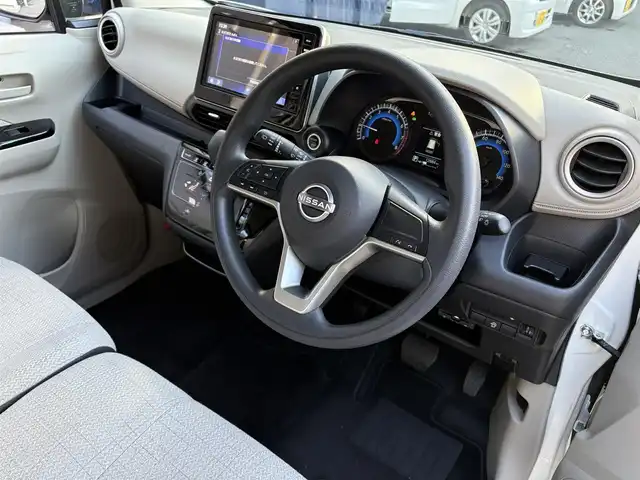 日産 デイズ X 滋賀県 2024(令6)年 1.3万km ホワイトパール 純正9インチナビ/Bluetooth/SD/フルセグ/ETC/全方位カメラ/コーナーセンサー/衝突軽減装置/ステアリングスイッチ/パワーステアリング/純正アルミホイール/オートライト/オートハイビーム/プッシュスタート/スマートキー/オートエアコン
