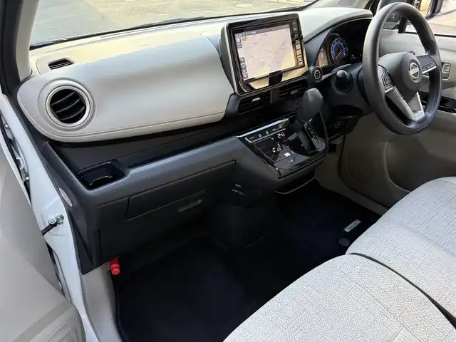 日産 デイズ X 滋賀県 2024(令6)年 1.3万km ホワイトパール 純正9インチナビ/Bluetooth/SD/フルセグ/ETC/全方位カメラ/コーナーセンサー/衝突軽減装置/ステアリングスイッチ/パワーステアリング/純正アルミホイール/オートライト/オートハイビーム/プッシュスタート/スマートキー/オートエアコン