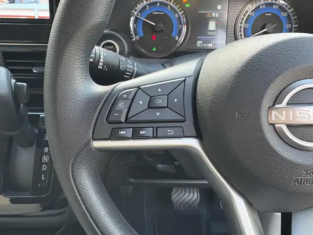 日産 デイズ X 滋賀県 2024(令6)年 1.3万km ホワイトパール 純正9インチナビ/Bluetooth/SD/フルセグ/ETC/全方位カメラ/コーナーセンサー/衝突軽減装置/ステアリングスイッチ/パワーステアリング/純正アルミホイール/オートライト/オートハイビーム/プッシュスタート/スマートキー/オートエアコン