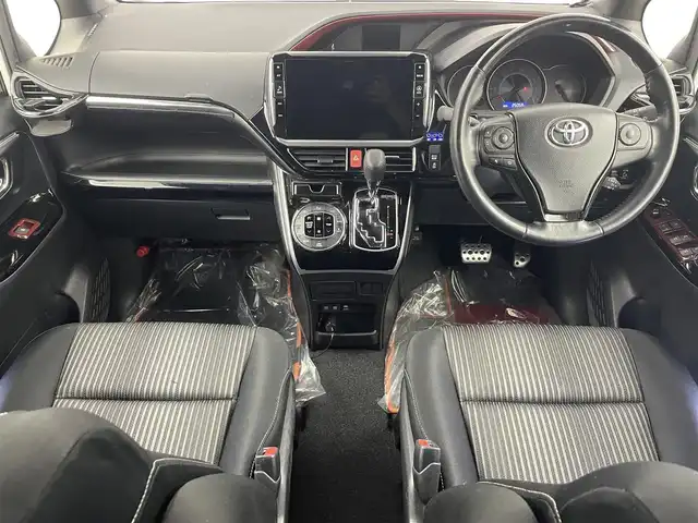 トヨタ ヴォクシー ZS 煌Ⅱ 埼玉県 2019(令1)年 2.5万km ホワイトパールクリスタルシャイン アルパイン１１型ナビ　１２型後席　ＴＲＤ　禁煙　ＥＴＣ　両側パワースライドドア　コーナーセンサー　衝突軽減システム　オートハイビーム　レーンキープアシスト　ドライブレコーダー　バックカメラ　クルコン