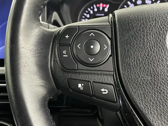 トヨタ ヴォクシー ZS 煌Ⅱ 埼玉県 2019(令1)年 2.5万km ホワイトパールクリスタルシャイン アルパイン１１型ナビ　１２型後席　ＴＲＤ　禁煙　ＥＴＣ　両側パワースライドドア　コーナーセンサー　衝突軽減システム　オートハイビーム　レーンキープアシスト　ドライブレコーダー　バックカメラ　クルコン