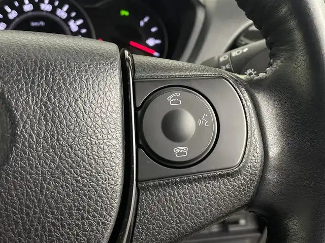 トヨタ ヴォクシー ZS 煌Ⅱ 埼玉県 2019(令1)年 2.5万km ホワイトパールクリスタルシャイン アルパイン１１型ナビ　１２型後席　ＴＲＤ　禁煙　ＥＴＣ　両側パワースライドドア　コーナーセンサー　衝突軽減システム　オートハイビーム　レーンキープアシスト　ドライブレコーダー　バックカメラ　クルコン