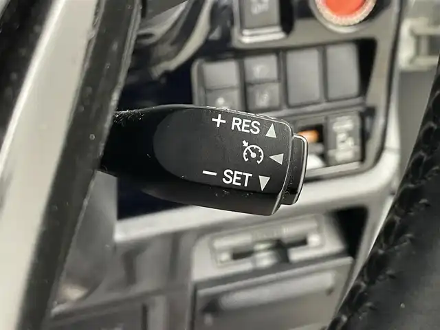 トヨタ ヴォクシー ZS 煌Ⅱ 埼玉県 2019(令1)年 2.5万km ホワイトパールクリスタルシャイン アルパイン１１型ナビ　１２型後席　ＴＲＤ　禁煙　ＥＴＣ　両側パワースライドドア　コーナーセンサー　衝突軽減システム　オートハイビーム　レーンキープアシスト　ドライブレコーダー　バックカメラ　クルコン