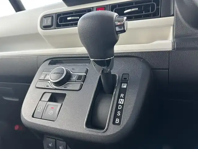 ダイハツ ムーヴ キャンバス ストライプス G 福島県 2022(令4)年 3.3万km シャイニングホワイトパール/アプリコットピンクメタリック スマートアシスト/衝突警報機能/衝突回避支援機能/誤発進抑制機能/車線逸脱警報機能/車線逸脱抑制制御機能/ふらつき警報/路側逸脱警報機能/先行車発進お知らせ機能/標識認識機能/アダプティブドライビングビーム/ディスプレイオーディオ/【USB/Bluetooth/TV/applecarplay/AndroidAuto】/バックカメラ/ETC/両側電動スライドドア/前席シートヒーター/ホッとカップホルダー/LEDオートライト/LEDフォグランプ/純正フロアマット