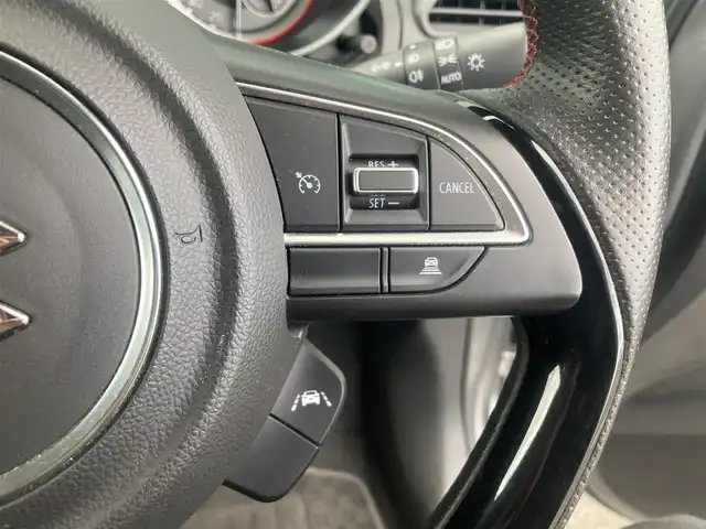 スズキ スイフト スポーツ セーフティPKG 香川県 2019(平31)年 3.7万km プレミアムシルバーメタリック 登録時走行距離：36855km/カロッツェリアカーオディオ/　CD AUX/BOSEサブウーハー/BOSEアンプリフェアー/MB QUART追加スピーカー/6MT/ターボ/衝突被害軽減装置/レーンキープアシスト/クルーズコントロール/グレード専用セミバケットシート/シートヒーター/アルミペダル/純正フロアマット/LEDヘッドライト/オートライト/フォグランプ/リアフォグ/電動格納ウィンカーミラー/ビルトインETC/革巻きステアリング/ステアリングスイッチ/プッシュスタート/スマートキー/スペアキー/取扱説明書/新車時保証書/ワンオーナー