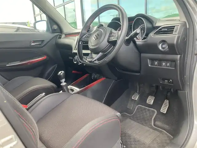 スズキ スイフト スポーツ セーフティPKG 香川県 2019(平31)年 3.7万km プレミアムシルバーメタリック 登録時走行距離：36855km/カロッツェリアカーオディオ/　CD AUX/BOSEサブウーハー/BOSEアンプリフェアー/MB QUART追加スピーカー/6MT/ターボ/衝突被害軽減装置/レーンキープアシスト/クルーズコントロール/グレード専用セミバケットシート/シートヒーター/アルミペダル/純正フロアマット/LEDヘッドライト/オートライト/フォグランプ/リアフォグ/電動格納ウィンカーミラー/ビルトインETC/革巻きステアリング/ステアリングスイッチ/プッシュスタート/スマートキー/スペアキー/取扱説明書/新車時保証書/ワンオーナー