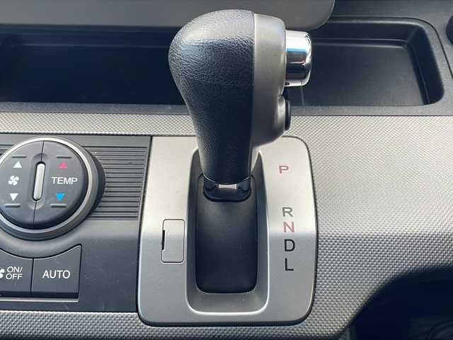 ホンダ フリード ハイブリット ジャストセレクション 三重県 2012(平24)年 9.7万km プレミアムブラキッシュパール 純正インターナビ/ワンセグTV/【CD/DVD/MSV】/バックカメラ/ビルトインETC/前後ドライブレコーダー/左側パワースライドドア/クルーズコントロール/オートライト/スマートキー/スペアキー/純正フロアマット