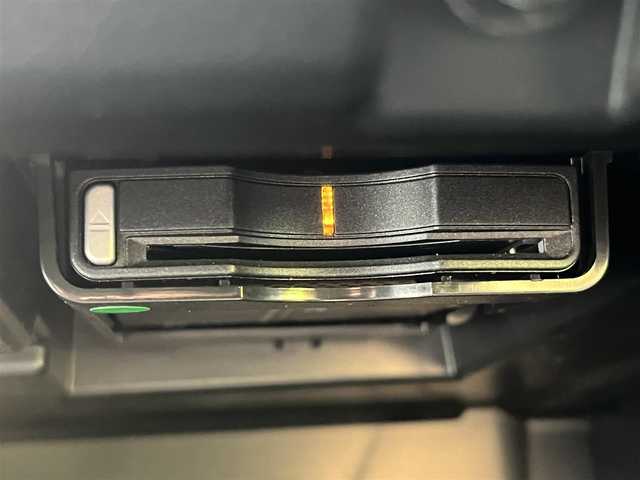 ボルボ ＸＣ６０ D4 AWD インスクリプション 静岡県 2019(令1)年 3.8万km オニキスブラックP 純正ナビ　/・CD/・Bluetooth/・フルセグテレビ /・AppleCarPlay/・AndroidAuto/360°カメラ/・バックカメラ/・サイドカメラ/・フロントカメラ/キャメルレザーシート/・全席シートヒーター /・D/N席エアシート/・D/N席マッサージシート/harman/kardonスピーカー/衝突軽減システム/・アダプティブクルーズコントロール/・レーンキープアシスト/・ブラインドスポットモニター/前後コーナーセンサー /・自動駐車/・自動発射/LEDヘッドライト/・オートライト/・オートハイビーム /純正19インチアルミホイール