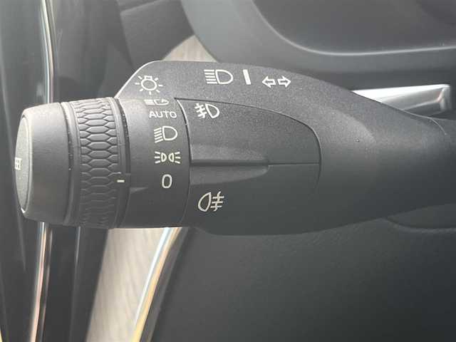 ボルボ ＸＣ６０ D4 AWD インスクリプション 静岡県 2019(令1)年 3.8万km オニキスブラックP 純正ナビ　/・CD/・Bluetooth/・フルセグテレビ /・AppleCarPlay/・AndroidAuto/360°カメラ/・バックカメラ/・サイドカメラ/・フロントカメラ/キャメルレザーシート/・全席シートヒーター /・D/N席エアシート/・D/N席マッサージシート/harman/kardonスピーカー/衝突軽減システム/・アダプティブクルーズコントロール/・レーンキープアシスト/・ブラインドスポットモニター/前後コーナーセンサー /・自動駐車/・自動発射/LEDヘッドライト/・オートライト/・オートハイビーム /純正19インチアルミホイール