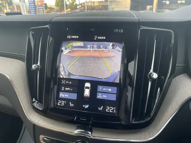 ボルボ ＸＣ６０ D4 AWD インスクリプション 滋賀県 2019(令1)年 3.8万km オニキスブラックP 茶革シート/電動リアゲート/ヘッドアップディスプレイ/BLIS/harman/kardonスピーカー/純正ナビ(Bluetooth/CarPlay/フルセグ)/衝突軽減システム/360°カメラ/アダプティブクルーズコントロール/レーンキープアシスト/パーキングアシスト/パワーシート/全席シートヒーター /エアシート/マッサージシート/ETC2.0/ドラレコ