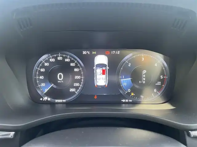 ボルボ ＸＣ６０ D4 AWD インスクリプション 滋賀県 2019(令1)年 3.8万km オニキスブラックP 茶革シート/電動リアゲート/ヘッドアップディスプレイ/BLIS/harman/kardonスピーカー/純正ナビ(Bluetooth/CarPlay/フルセグ)/衝突軽減システム/360°カメラ/アダプティブクルーズコントロール/レーンキープアシスト/パーキングアシスト/パワーシート/全席シートヒーター /エアシート/マッサージシート/ETC2.0/ドラレコ