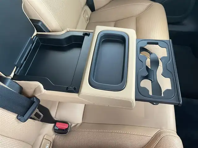 ボルボ ＸＣ６０ D4 AWD インスクリプション 滋賀県 2019(令1)年 3.8万km オニキスブラックP 茶革シート/電動リアゲート/ヘッドアップディスプレイ/BLIS/harman/kardonスピーカー/純正ナビ(Bluetooth/CarPlay/フルセグ)/衝突軽減システム/360°カメラ/アダプティブクルーズコントロール/レーンキープアシスト/パーキングアシスト/パワーシート/全席シートヒーター /エアシート/マッサージシート/ETC2.0/ドラレコ