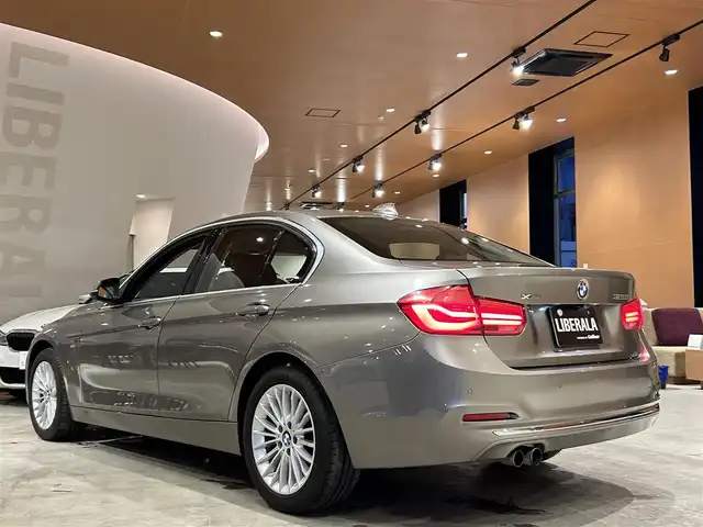 ＢＭＷ ３２０ｉ xDrive ラグジュアリー 道央・札幌 2016(平28)年 5.8万km プラチナシルバー 後期モデル/純正HDDナビ/DVD/USB/BT/バックカメラ/PDC/本革シート/シートヒーター/ACC/車線逸脱警告/LEDヘッドライト