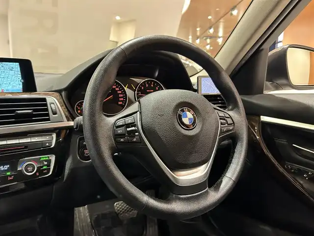 ＢＭＷ ３２０ｉ xDrive ラグジュアリー 道央・札幌 2016(平28)年 5.8万km プラチナシルバー 後期モデル/純正HDDナビ/DVD/USB/BT/バックカメラ/PDC/本革シート/シートヒーター/ACC/車線逸脱警告/LEDヘッドライト