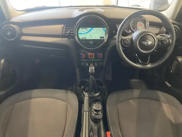 ＭＩＮＩ ＢＭＷ ミニ クーパー 熊本県 2018(平30)年 4.7万km ペッパー・ホワイト 純正HDDナビ（Bluetooth、AUX）/バックカメラ/クルーズコントロール/コーナーセンサー/純正16インチアルミホイール/LEDヘッドライト/ドライブレコーダー