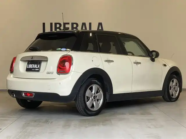 ＭＩＮＩ ＢＭＷ ミニ クーパー 熊本県 2018(平30)年 4.7万km ペッパー・ホワイト 純正HDDナビ（Bluetooth、AUX）/バックカメラ/クルーズコントロール/コーナーセンサー/純正16インチアルミホイール/LEDヘッドライト/ドライブレコーダー