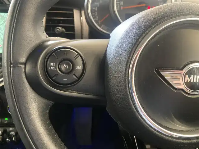 ＭＩＮＩ ＢＭＷ ミニ クーパー 熊本県 2018(平30)年 4.7万km ペッパー・ホワイト 純正HDDナビ（Bluetooth、AUX）/バックカメラ/クルーズコントロール/コーナーセンサー/純正16インチアルミホイール/LEDヘッドライト/ドライブレコーダー