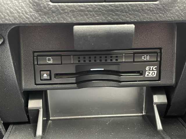 レクサス ＬＸ 570 福岡県 2020(令2)年 6.3万km ソニッククォーツ 12.3型純正ディスプレイオーディオ/(BT、全方位カメラ、CD、フルセグTV、AUX)/クルーズコントロール/レーンキープアシスト/横滑り防止/衝突被害軽減システム/ブラインドスポットモニター/アイドリングストップ/パーキングアシスト/ドラレコ/エアバッグ(W＋サイド)/カーテンエアバッグ/前後コーナーセンサー/LEDオートライト/ETC2.0/レザーシート(シートヒーター、エアシート)/本革巻きステアリング(ステアリングヒーター)/パワーシート(D＋N席)/純正フロアマット/純正アルミホイール/ガラスルーフ/WAC/スマートキー/サンシェード