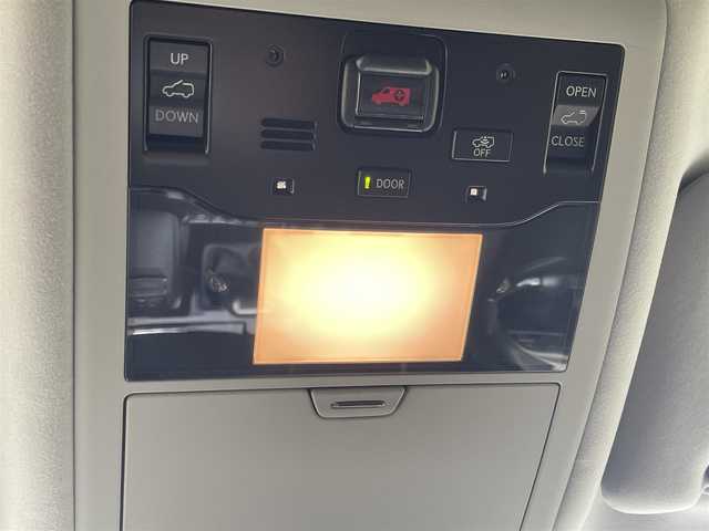 レクサス ＬＸ 570 福岡県 2020(令2)年 6.3万km ソニッククォーツ 12.3型純正ディスプレイオーディオ/(BT、全方位カメラ、CD、フルセグTV、AUX)/クルーズコントロール/レーンキープアシスト/横滑り防止/衝突被害軽減システム/ブラインドスポットモニター/アイドリングストップ/パーキングアシスト/ドラレコ/エアバッグ(W＋サイド)/カーテンエアバッグ/前後コーナーセンサー/LEDオートライト/ETC2.0/レザーシート(シートヒーター、エアシート)/本革巻きステアリング(ステアリングヒーター)/パワーシート(D＋N席)/純正フロアマット/純正アルミホイール/ガラスルーフ/WAC/スマートキー/サンシェード