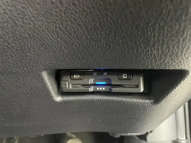 トヨタ シエンタ G クエロ 埼玉県 2019(令1)年 5.2万km ブラックマイカ 社外ナビ/(Bluetooth/USB/HDMI/ipod/CD/DVD/AM/FM)/地デジフルセグ/バックカメラ/前方ドライブレコーダー/ETC/オートマチックハイビーム/車線逸脱警報/衝突軽減ブレーキ/クリアランスソナー/先行車発進お知らせ機能/リヤシートリマインダー/アイドリングストップ/フロントフォグランプ/ウィンカーミラー/電動格納ミラー/ステアリングリモコン/プッシュスタート/両側パワースライドドア/純正ドアバイザー/純正フロアマット