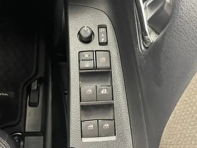 トヨタ シエンタ G クエロ 埼玉県 2019(令1)年 5.2万km ブラックマイカ 社外ナビ/(Bluetooth/USB/HDMI/ipod/CD/DVD/AM/FM)/地デジフルセグ/バックカメラ/前方ドライブレコーダー/ETC/オートマチックハイビーム/車線逸脱警報/衝突軽減ブレーキ/クリアランスソナー/先行車発進お知らせ機能/リヤシートリマインダー/アイドリングストップ/フロントフォグランプ/ウィンカーミラー/電動格納ミラー/ステアリングリモコン/プッシュスタート/両側パワースライドドア/純正ドアバイザー/純正フロアマット