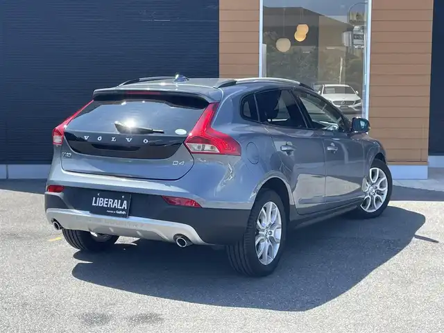 ボルボ Ｖ４０ クロスカントリー D4 サマム 栃木県 2019(平31)年 5.1万km オスミウムグレーM 黒xアイボリーコンビレザー/Harman/Kardonサウンド/ナビ/バックカメラ/ETC/パワーシート/シートヒーター /LEDヘッドライト/オートライト/ブラインドスポット/レーンキープ/ACC/ドライブレコーダー