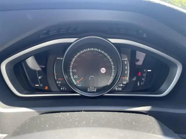ボルボ Ｖ４０ クロスカントリー D4 サマム 栃木県 2019(平31)年 5.1万km オスミウムグレーM 黒xアイボリーコンビレザー/Harman/Kardonサウンド/ナビ/バックカメラ/ETC/パワーシート/シートヒーター /LEDヘッドライト/オートライト/ブラインドスポット/レーンキープ/ACC/ドライブレコーダー