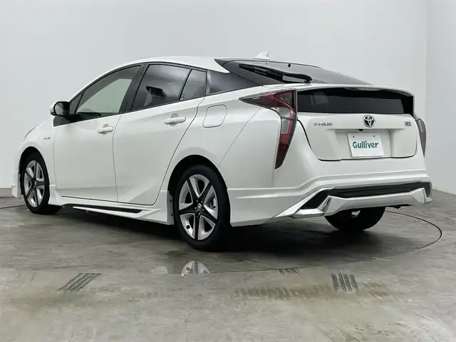 トヨタ プリウス S ツーリングセレクション 岡山県 2018(平30)年 6.8万km ホワイトパールクリスタルシャイン 純正ナビ/NSZT-W66T/（CD/DVD/TV/BT)/バックカメラ/レザーシート/シートヒーター/エアロ（F/S/R)/LEDヘッドライト/オートハイビーム/レーダークルーズコントロール/スペアキー×1/新車保証書/取扱説明書