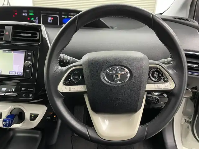 トヨタ プリウス S ツーリングセレクション 岡山県 2018(平30)年 6.8万km ホワイトパールクリスタルシャイン 純正ナビ/NSZT-W66T/（CD/DVD/TV/BT)/バックカメラ/レザーシート/シートヒーター/エアロ（F/S/R)/LEDヘッドライト/オートハイビーム/レーダークルーズコントロール/スペアキー×1/新車保証書/取扱説明書