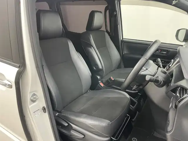 トヨタ ノア ハイブリッド Si ダブルバイビーⅡ 岡山県 2019(令1)年 6.2万km ホワイトパールクリスタルシャイン 純正9型ナビ（NSZT-Y68T）/【フルセグTV/CD/DVD/BT】/バックカメラ/純正12.1インチフリップダウンモニター/両側パワースライドドア/トヨタセーフティセンス/クルーズコントロール/ビルトインETC/ステアリングリモコン/ハーフレザーシート/D/Nシートヒーター/LEDオートライト/フォグランプ/スマートキー/プッシュスタート/フロアマット/純正ドアバイザー