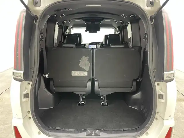 トヨタ ノア ハイブリッド Si ダブルバイビーⅡ 岡山県 2019(令1)年 6.2万km ホワイトパールクリスタルシャイン 純正9型ナビ（NSZT-Y68T）/【フルセグTV/CD/DVD/BT】/バックカメラ/純正12.1インチフリップダウンモニター/両側パワースライドドア/トヨタセーフティセンス/クルーズコントロール/ビルトインETC/ステアリングリモコン/ハーフレザーシート/D/Nシートヒーター/LEDオートライト/フォグランプ/スマートキー/プッシュスタート/フロアマット/純正ドアバイザー