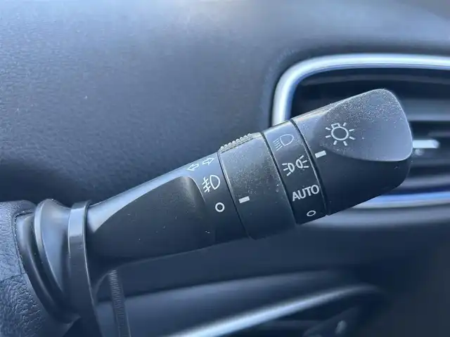 トヨタ プリウス A ツーリングセレクション 岡山県 2016(平28)年 12.3万km アティチュードブラックマイカ 登録時走行距離122248km/モデリスタフルエアロ/純正9インチナビ/フルセグTV（AM/FM/CD/DVD/BT)/バックカメラ/ビルトインETC/ヘッドアップディスプレイ/トヨタセーフティセンス/・ブラインドスポットモニター/・プリクラッシュセーフティ/・レーダークルーズコントロール/・レーンデバーチャーアラート/・オートマチックハイビーム/・シンプルインテリジェントパーキングアシスト/・インテリジェントクリアランスソナー/・リアクロストラフィックアラート/シートヒーター/17インチ純正AW/LEDヘッドライト/純正フロアマット