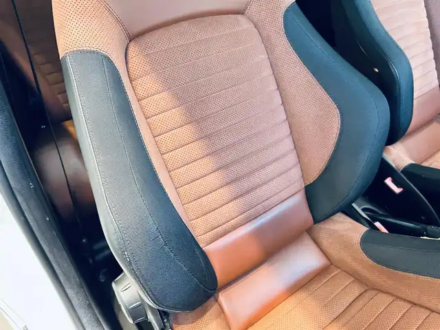 アバルト ５９５ コンペティツィオーネ 大阪府 2019(令1)年 2.6万km ホワイト 純正ディスプレイオーディオ/applecarplay/クリアランスソナー/純正17インチAW/HIDヘッドライト/パドルシフト/ハーフ革/リモコンキー/USB/Bluetooth/ブレンボ製レッドブレーキキャリパー/ヘッドライトウォッシャー/ETC/ドラレコ