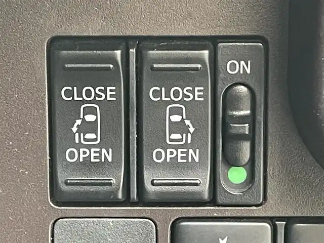 トヨタ ルーミー G S 東京都 2017(平29)年 5.8万km ブラックマイカメタリック 純正９インチナビ　/・フルセグ　Bluetooth　CD　DVD　/テレビキャンセラー/両側電動スライドドア　/クルーズコントロールシステム　/シートヒーター　/純正ドラレコ　/ＥＴＣ２．０　/横滑り防止装置　/盗難防止装置　/衝突被害軽減ブレーキ/レーンアシスト/ABS/アイドリングストップ/バックカメラ/パワーステアリング